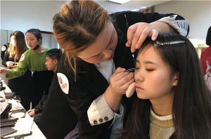 在合肥学化妆、如何选择课程？