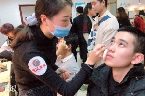 合肥哪家化妆学校学新娘比较好？