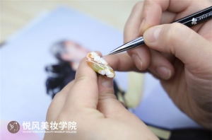 99%的人不知道的秘密：一个月就能从手残党变身美甲大神