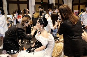 学化妆，你是否担心“看会了，手不会”？